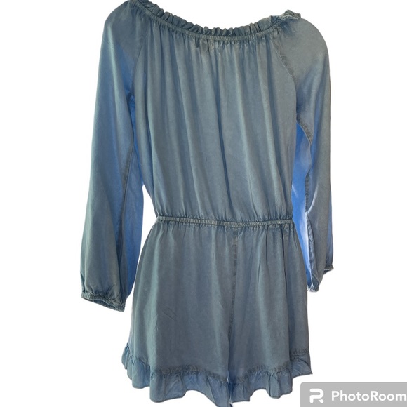 Style Envy Romper.  Size medium. On or off shoulder in blue - Picture 3 of 9